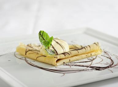 Crepes di castagne con mousse di mele al forno