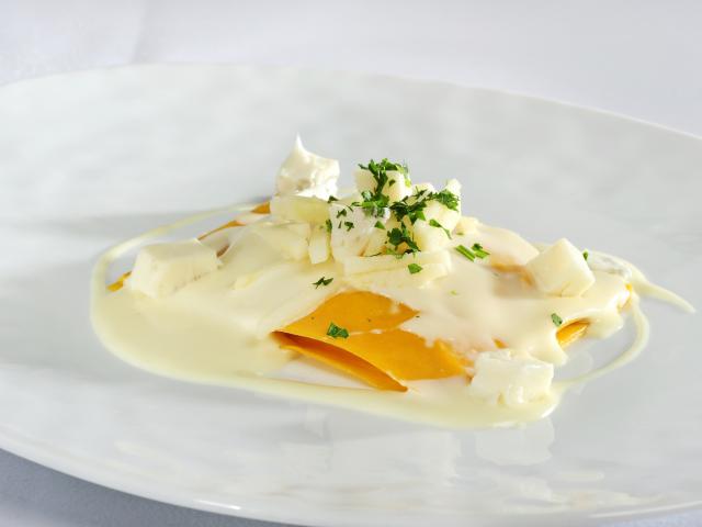 Lasagne alle mele con crema di gorgonzola